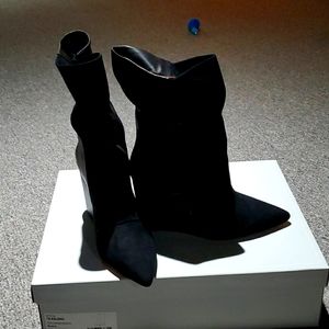 1 State Black low calf Wedge boots.